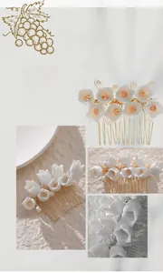 Détails du peigne à cheveux de mariée fait main avec muguet et perles blanches