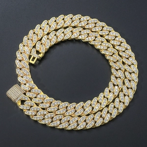 Collana cubana da 12mm in oro da uomo con zirconi incastonati e chiusura di sicurezza quadra