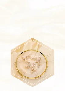 Détails des épingles à cheveux de mariée faites main avec perles, cristaux et feuilles d'or