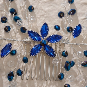 Exquisite bridal hair comb with deep blue crystal flowers and silver wire weaving