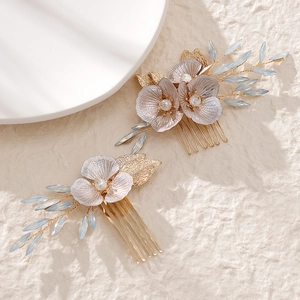 Peigne à cheveux de mariée fait main avec fleurs or argent perles et perles bleues