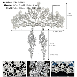 Vue détaillée de la couronne de mariée et des boucles d'oreilles avec mesures précises