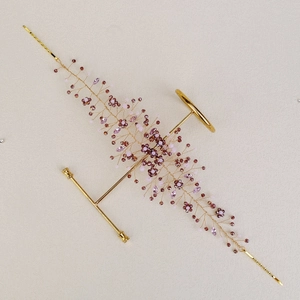 Handgefertigte Braut-Haarranke mit lila Kristallperlen und goldenem Blumendraht für Braut