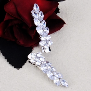 Lot de barrettes en métal argenté avec zircons étincelants et motif de feuilles chic