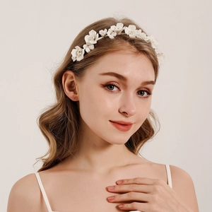 Handmade White Polymer Clay Flower Bridal Headband Romantic Floral Headpiece With Artificial Pearls Wedding Hair Jewelry For Women