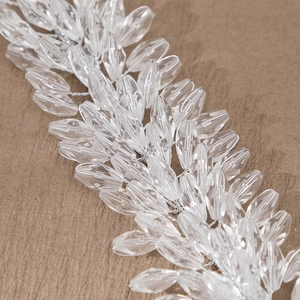 Serre-tête de mariée fait main avec cristaux taillés en marquise et perles blanches