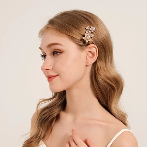 Eleganter Goldfarbener Legierung Strass Blumen Haarklammer Für Damen Floral Seitenpony Entenschnabel Clip Haar Schmuck Party
