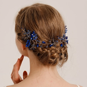 Vigne de Cheveux de Mariée en Cristal Bleu Faite à la Main pour Femmes Mariage Banquet Fête Bandeau Élégant Floral Style Mori Accessoire
