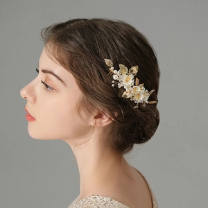 Vintage Gold Bridal Hair Comb Elegant White Flower Leaf Imitation Artificial Pearl Wedding Hair Accessory For Women Party Jewelry