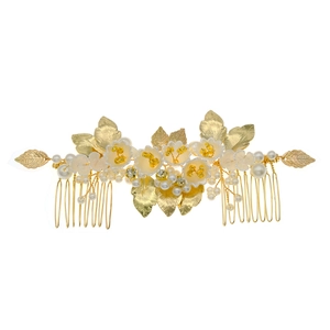 Exquisite bridal hair comb with golden leaves, white flowers and pearls for wedding