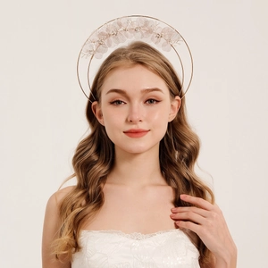 Serre-tête de Mariée à Fleurs Dorées Fait Main Triple Couche Pétales en Maille Imitation Künstliche Perle Accessoire Cheveux Mariage Bijoux