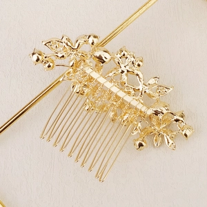 Peigne à cheveux de mariée doré élégant avec strass et détails de fleurs en métal