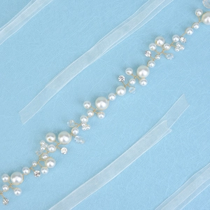 Elegant bridal pearl and crystal belt handmade with gold wire for wedding dresses