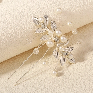 Épingle à cheveux de mariée faite main avec feuilles argentées, perles et cristaux brillants