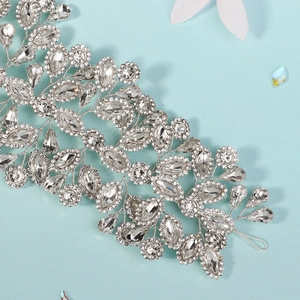 Vigne de cheveux de mariée exquise avec strass marquise sur fil d'argent pour mariages