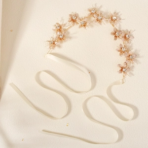Serre-tête de mariée fait main avec fleurs champagne et tressage métallique élégant