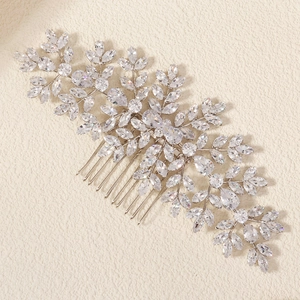 Peigne à cheveux de mariée avec motif de feuilles argentées et zircons de coupe marquise