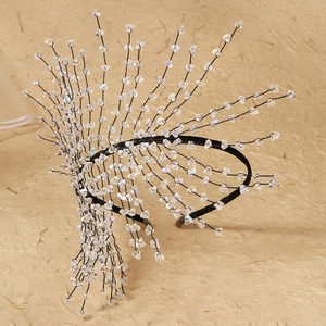 Serre-tête artisanal à franges de cristal avec perles irisées sur fils noirs radiants