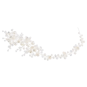 Accessoire cheveux mariée avec fleurs en satin blanc, perles et cristaux sur fil argenté