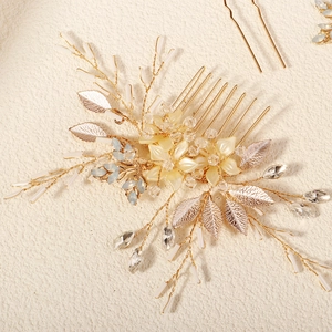 Peigne à cheveux de mariée doré avec fleurs en résine et cristaux pour coiffures de mariage