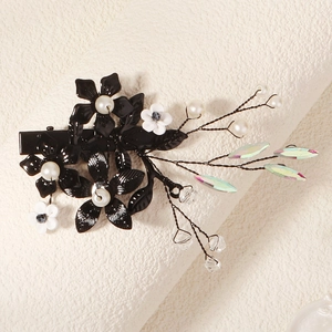 Pince à cheveux Halloween faite main avec fleurs noires et feuilles en cristal irisées