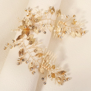 Parure de peignes de mariée élégants avec feuilles dorées, perles et strass brillants