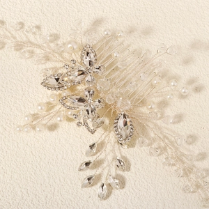 Handmade bridal hair comb with silver crystals and pearls for wedding parties