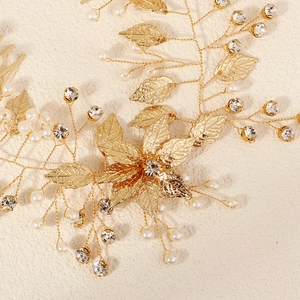 Peigne à cheveux de mariée doré avec feuilles en strass et perles pour coiffures de mariage