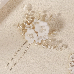 Épingle à cheveux de mariée avec fleurs en argile faites main, perles et cristaux
