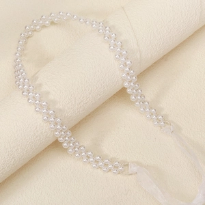 Elegante cintura da sposa con doppia fila di perle e nastri in chiffon bianco
