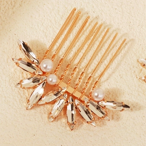 Elegante pettine per capelli da sposa dorato con strass marquise e perle su pietra