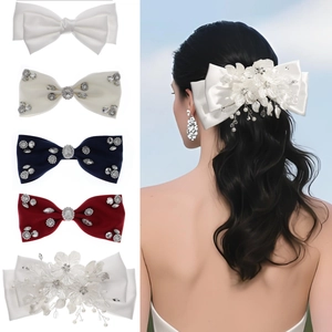 Pince à Cheveux Nœud en Satin Fait Main Avec Fleur en Künstliche Perle et Strass pour Mariage Fête Femme Mariée Élégante