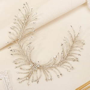 Serre-tête de mariée en forme de plume avec strass brillants et finition métallique argentée