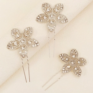 Lot de trois épingles à cheveux de mariée argentées avec fleurs en cristal étincelant