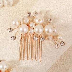 Peigne à cheveux de mariée avec perles blanches et cristaux sur fils dorés