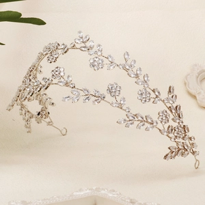 Elegante fascia da sposa con zirconi marquise e dettagli floreali in argento