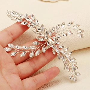 Sparkling bridal feather hair clip with marquise rhinestones on silver wire