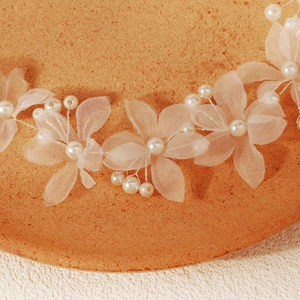 Bandeau de mariée romantique fait main avec fleurs en organza et perles pour mariage