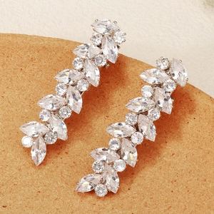 Eleganter Kristall-Haarclip in Blattform mit glänzender Basis und Zirkon-Steinen