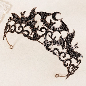 Vue détaillée d'une couronne gothique de chauve-souris noire avec strass scintillants