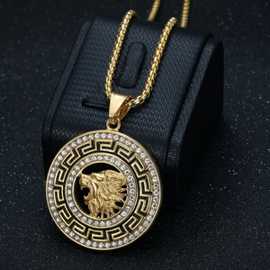 Pendentif tête de lion plaqué or hip hop avec strass brillants et chaîne maille