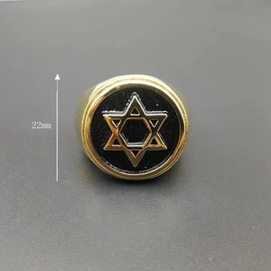 Chevalière en acier doré pour homme avec l'étoile de David de 22mm sur fond noir