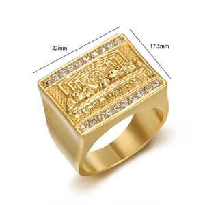 Macro detail of gold-plated Last Supper ring with dimensions 22mm x 17.5mm and zircon stones