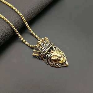 Hip hop crown lion head pendant necklace in gold plated stainless steel with box chain