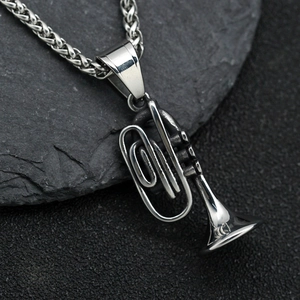 Collier long avec pendentif instrument de musique saxophone en acier inoxydable argenté