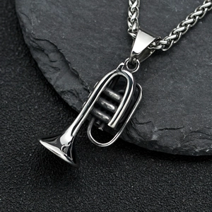Collier pendentif saxophone en acier inoxydable argenté poli avec chaîne ronde tressée
