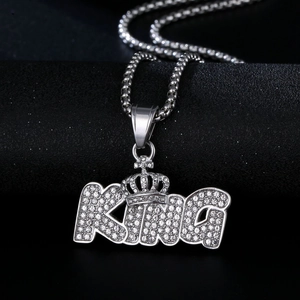 Collana hip hop argento con pendente KING, corona e cristalli scintillanti