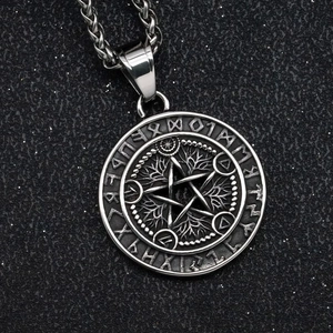 Collier Viking Rune vintage avec pentagramme et arbre de vie sur pendentif argenté