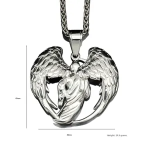 Makroaufnahme des silbernen Sensenflügel-Anhängers mit 45mm Höhe und 48mm Breite