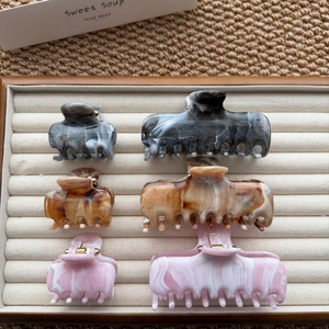 Set of six vintage ink marble hair claws in acetate material with gold metal springs
